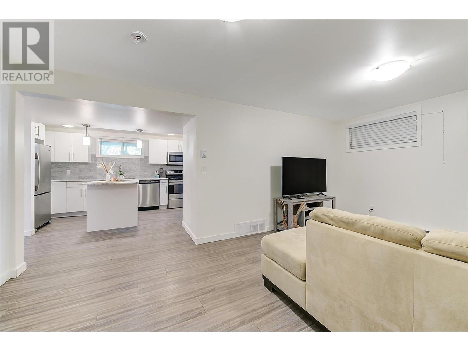  280 Dougall Road South, Kelowna