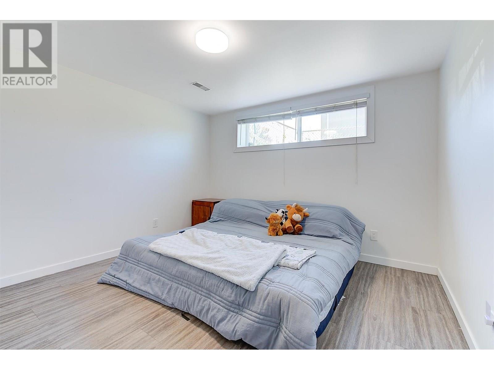  280 Dougall Road South, Kelowna