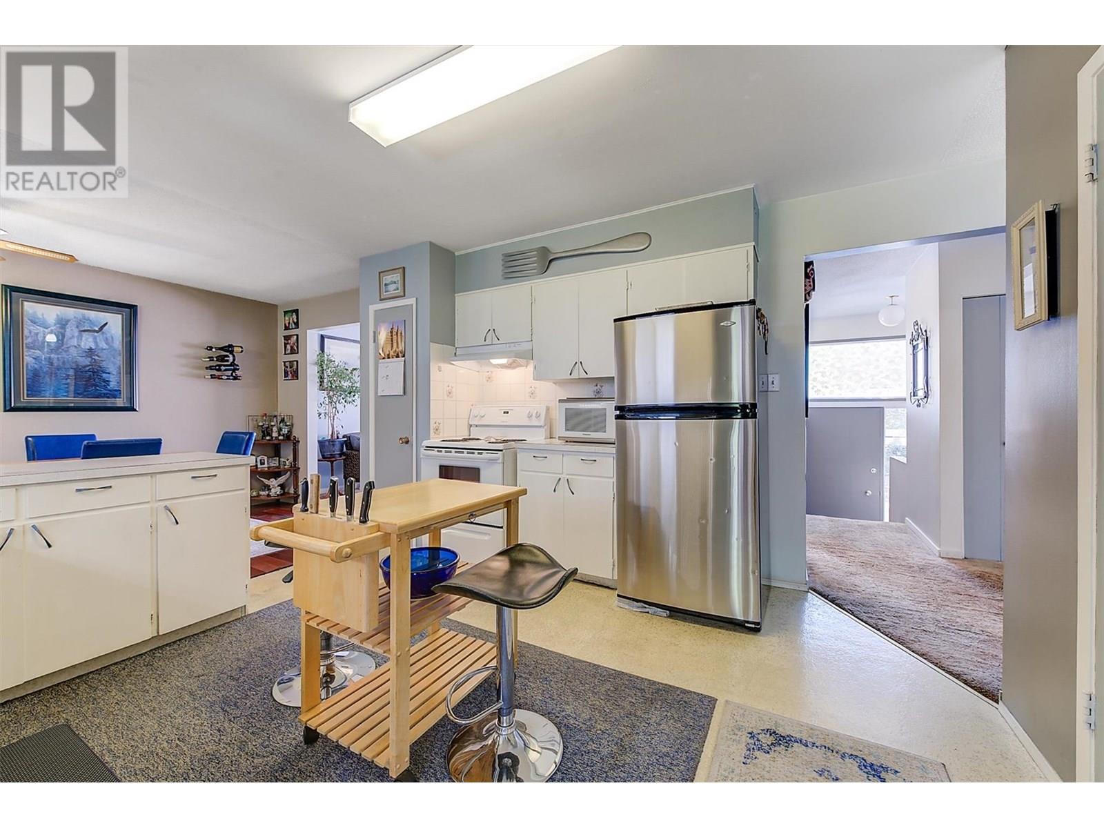  280 Dougall Road South, Kelowna