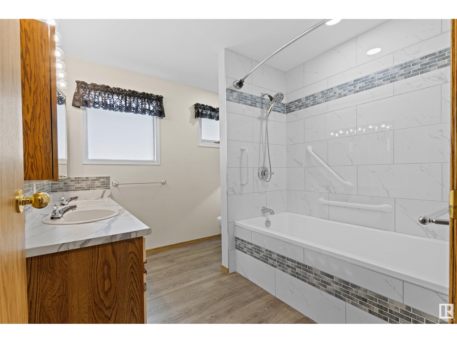 Photo 30 of 10936 151 St Nw, Edmonton AB