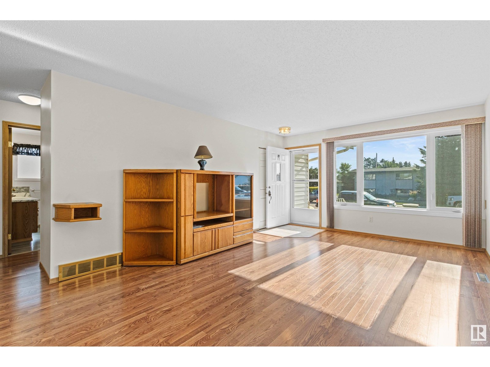 Photo 36 of 10936 151 St Nw, Edmonton AB
