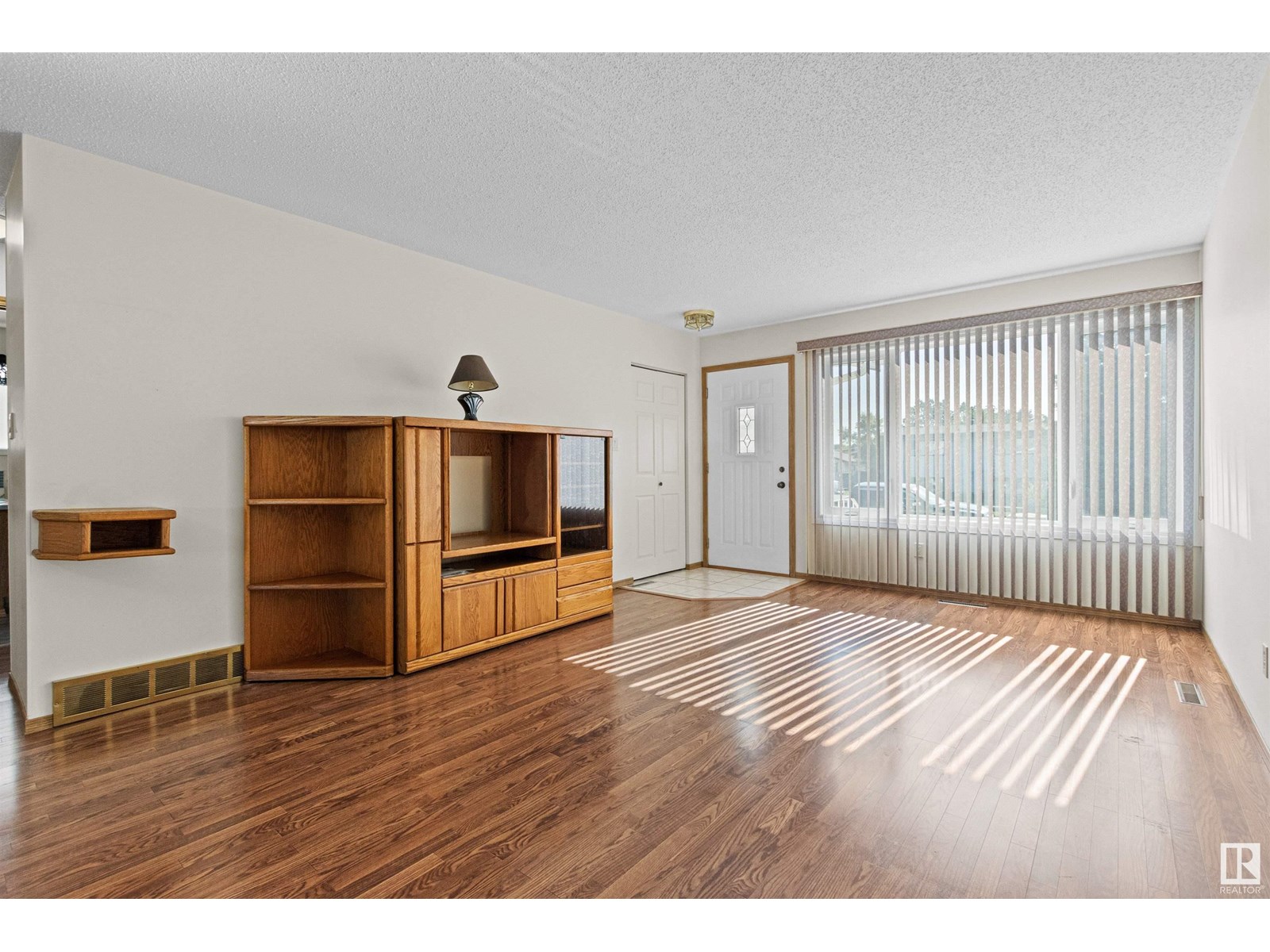 Photo 18 of 10936 151 St Nw, Edmonton AB