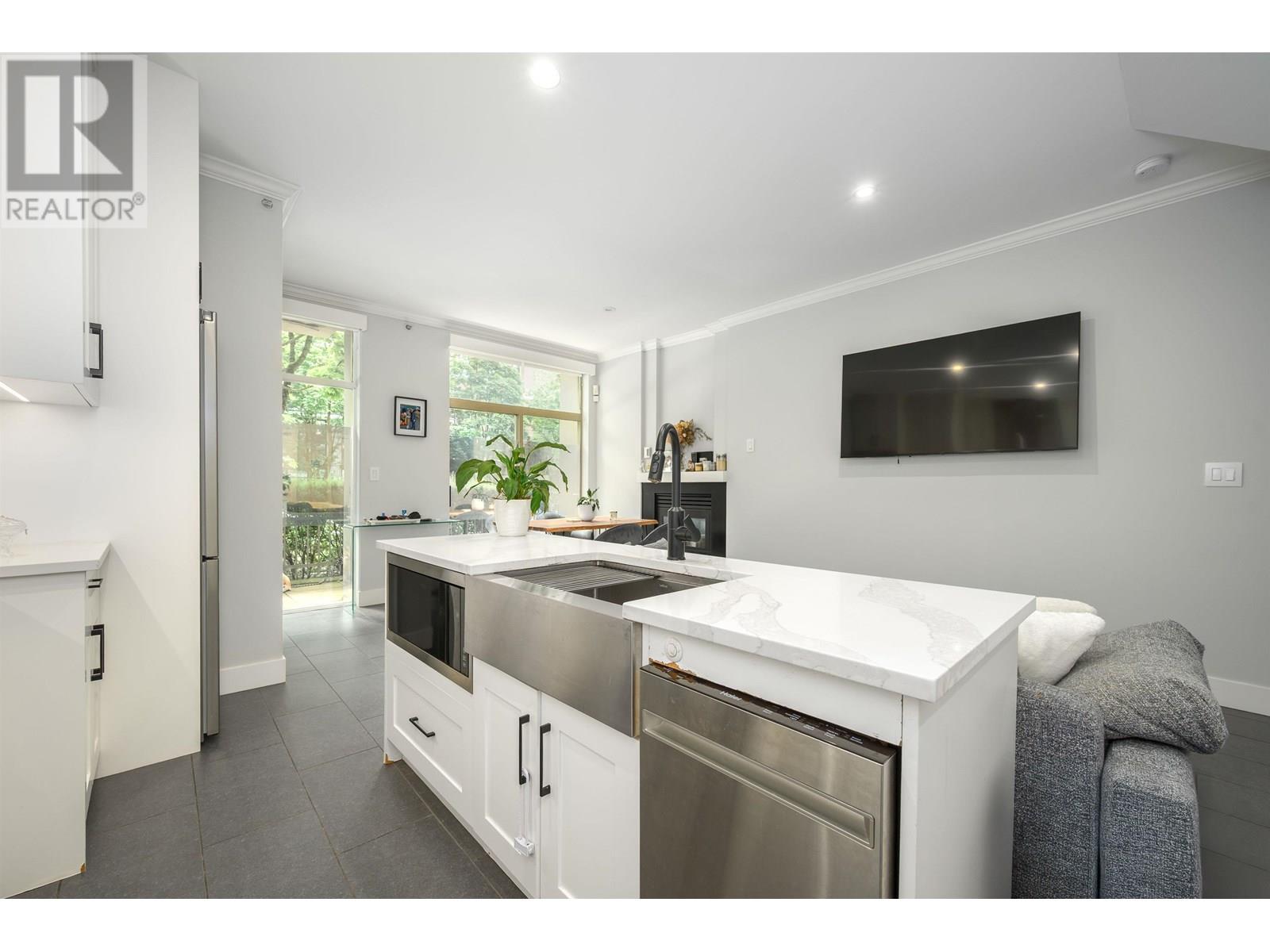Photo 3 of 987 Richards Street, Vancouver BC