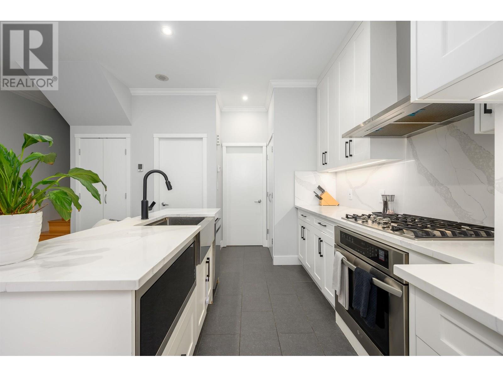 Photo 22 of 987 Richards Street, Vancouver BC