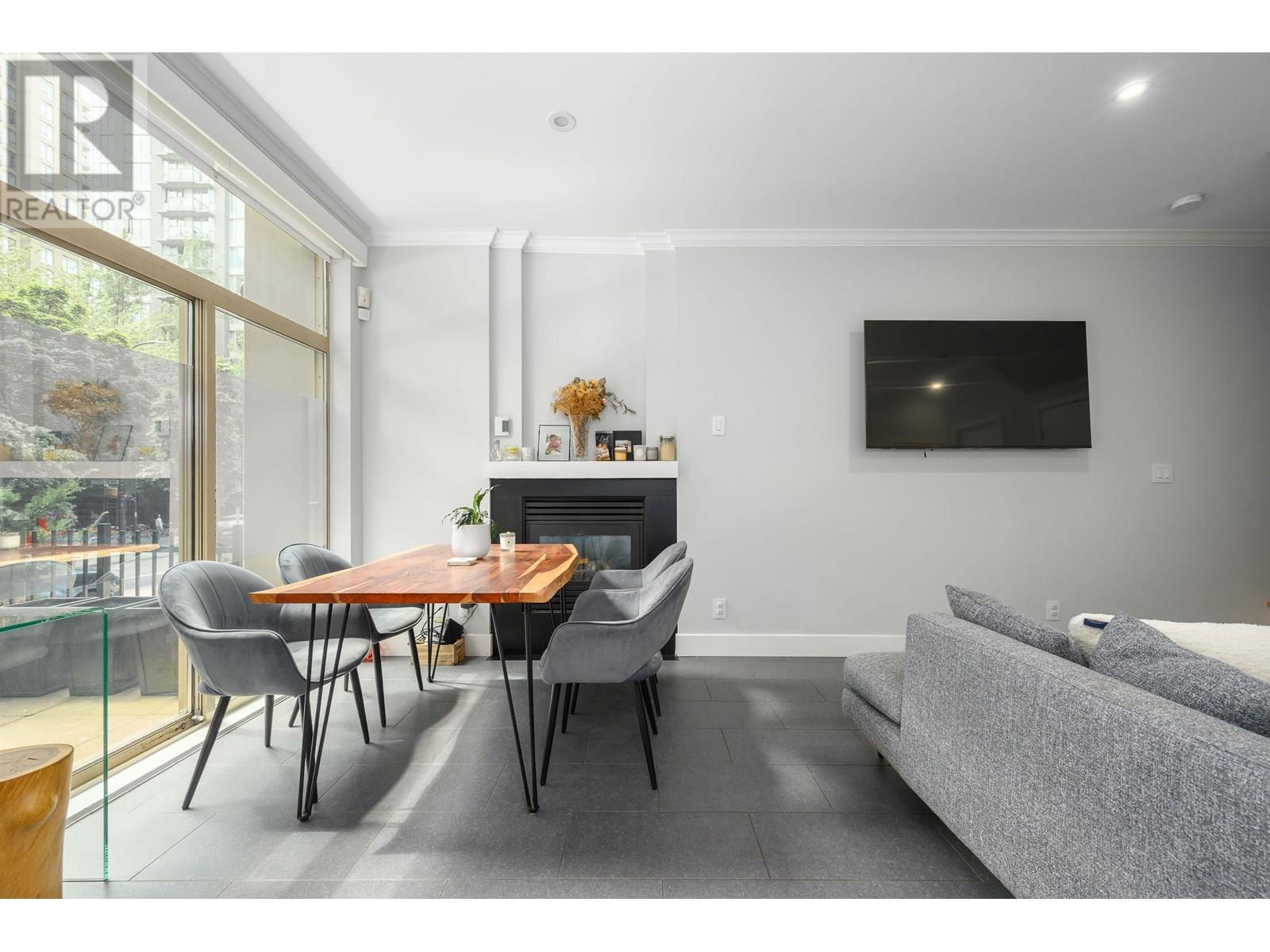 Photo 2 of 987 Richards Street, Vancouver BC