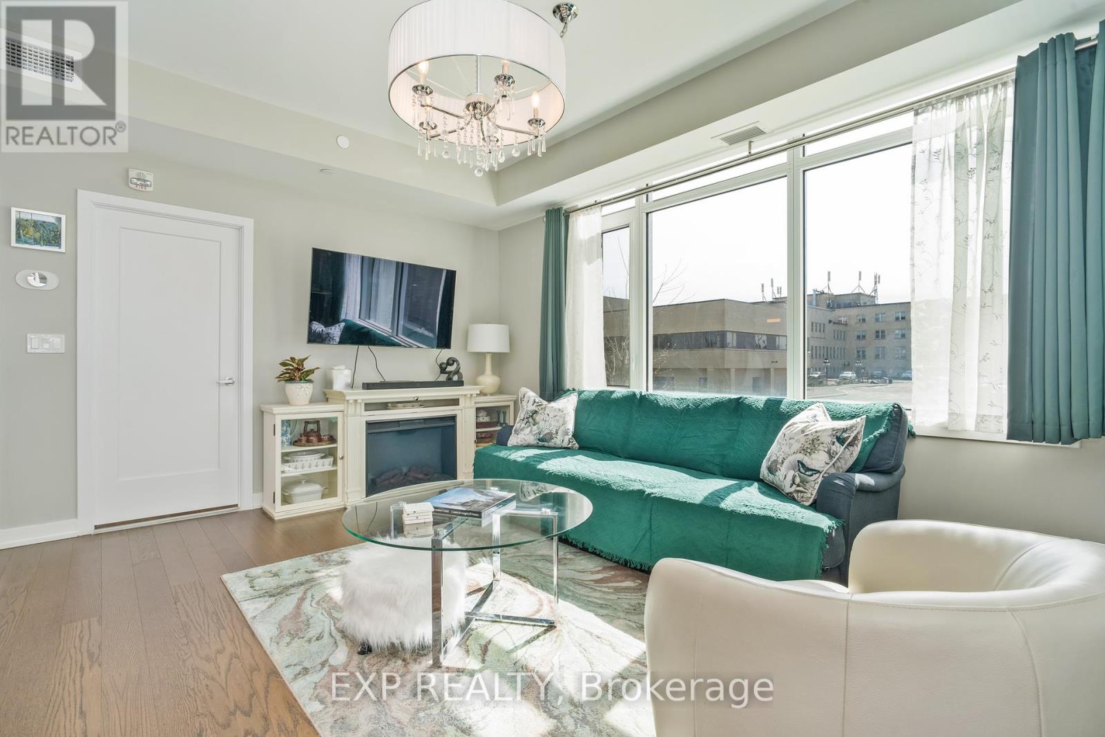Photo 12 of 209 570 De Mazenod Avenue, Ottawa ON
