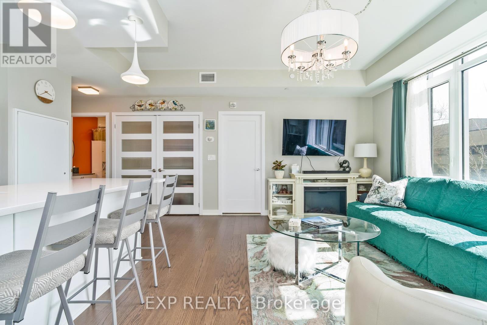 Photo 8 of 209 570 De Mazenod Avenue, Ottawa ON