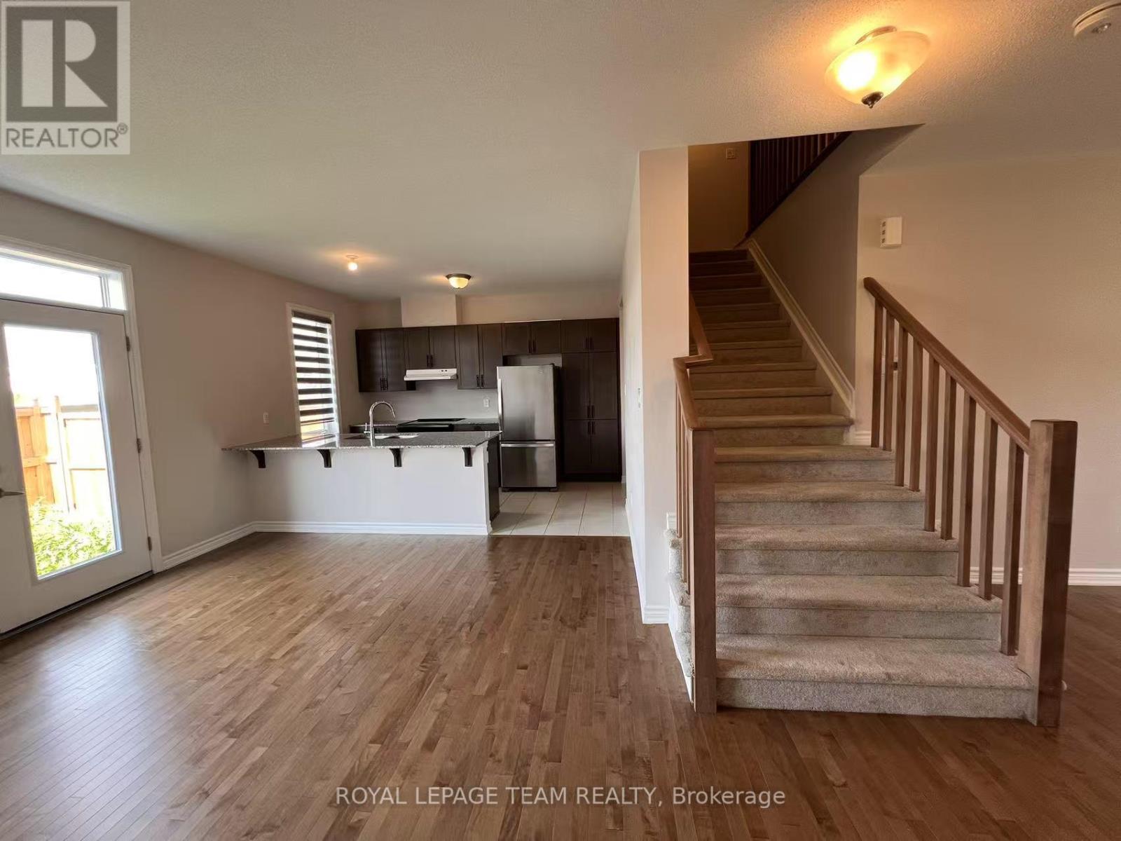 Photo 10 of 621 Crevier Walk, Ottawa ON