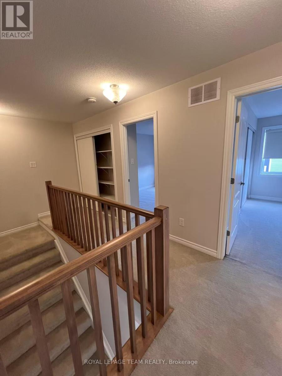 Photo 22 of 621 Crevier Walk, Ottawa ON