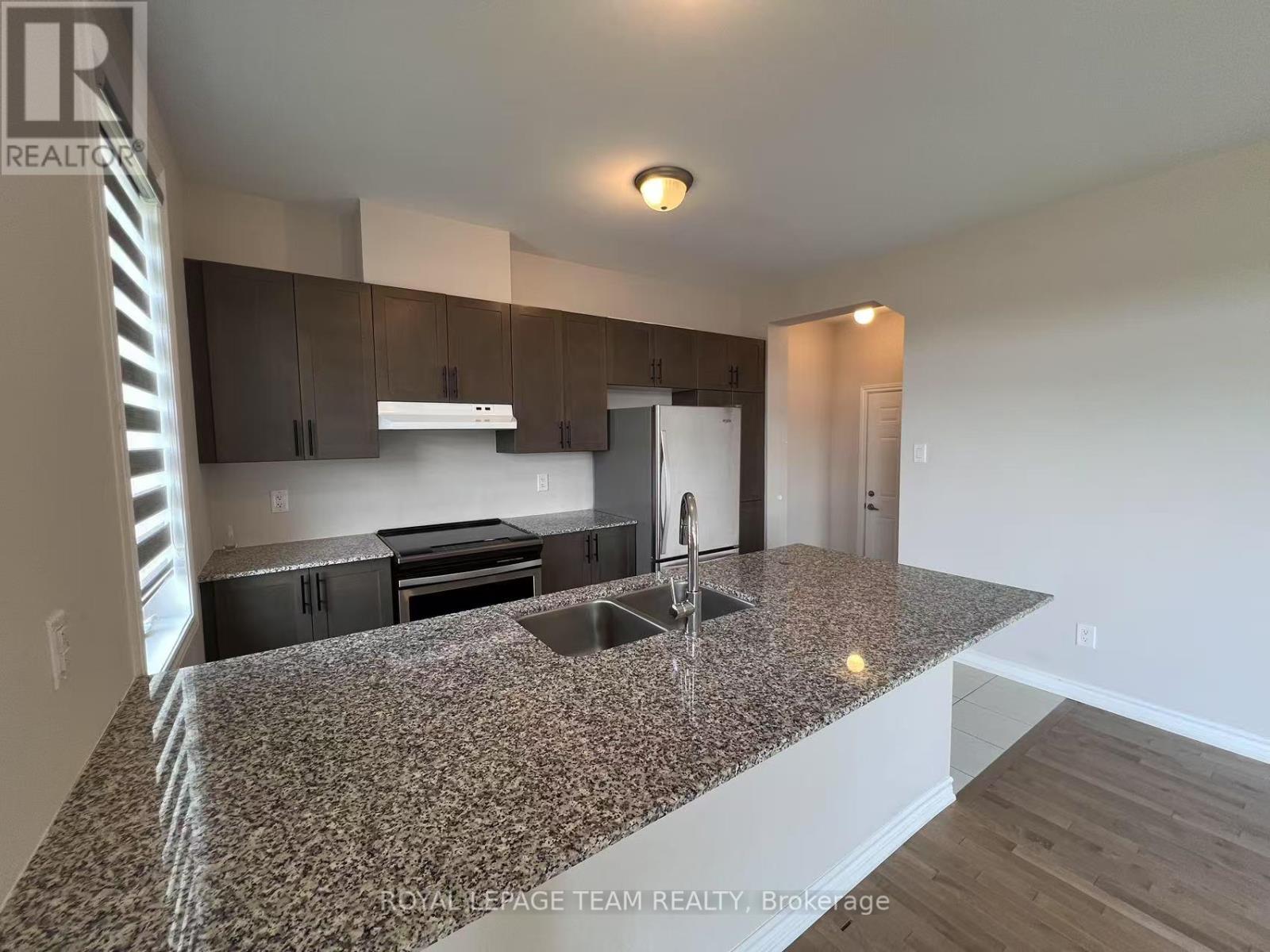 Photo 7 of 621 Crevier Walk, Ottawa ON
