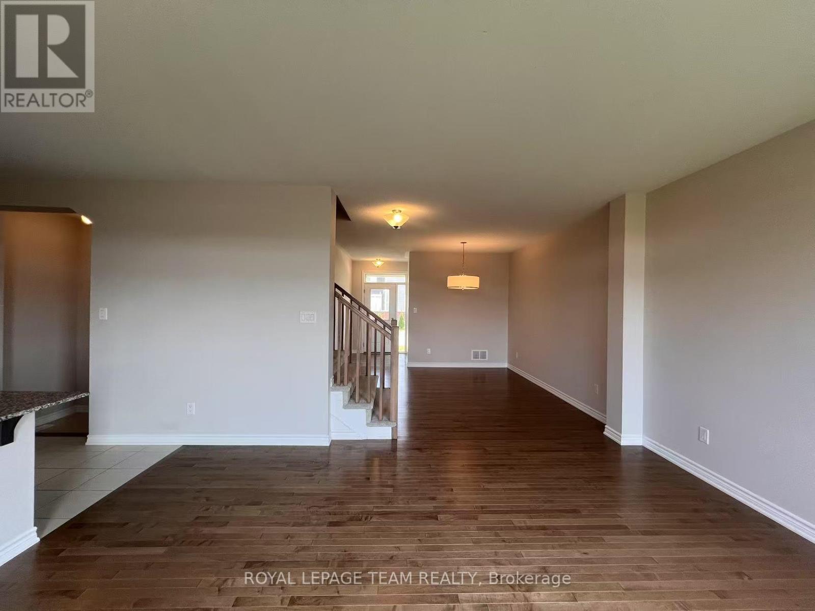 Photo 8 of 621 Crevier Walk, Ottawa ON