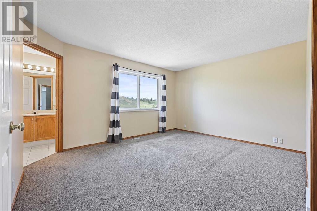 Single Family House for Sale in  Hidden Valley Park NW Hidden Valley Calgary 