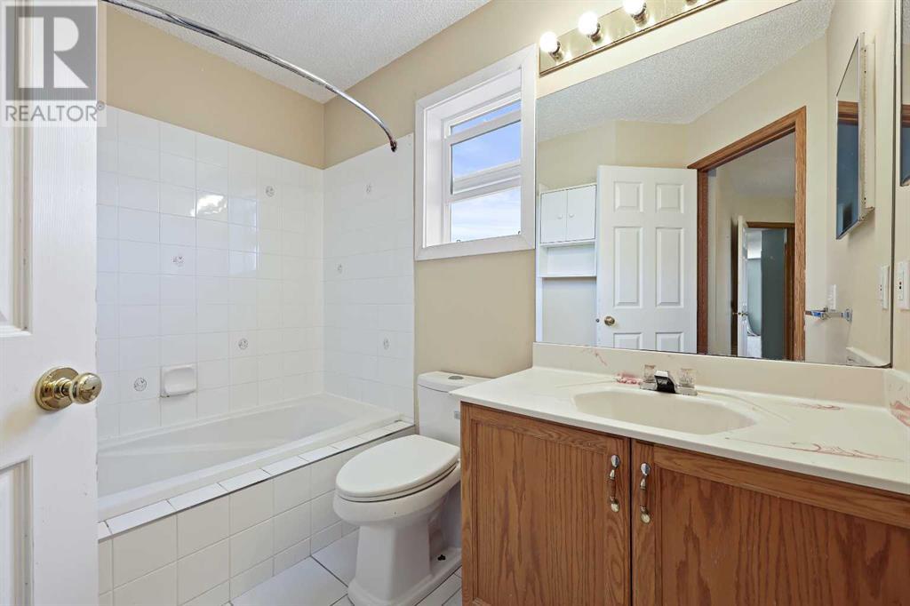 Single Family House for Sale in  Hidden Valley Park NW Hidden Valley Calgary 