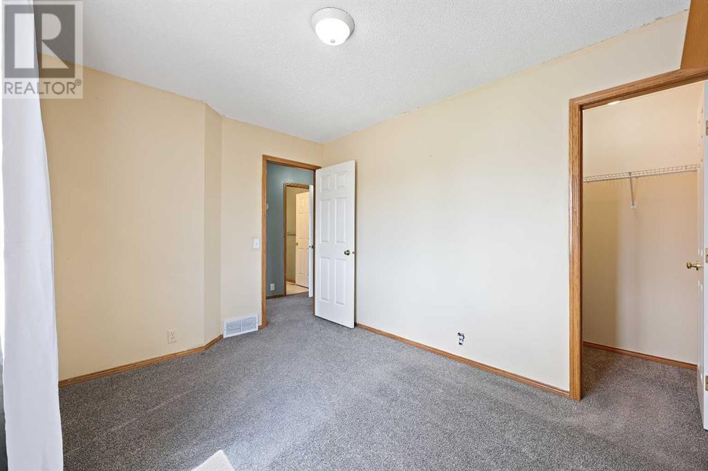Single Family House for Sale in  Hidden Valley Park NW Hidden Valley Calgary 