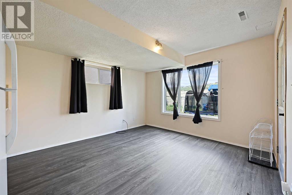Single Family House for Sale in  Hidden Valley Park NW Hidden Valley Calgary 