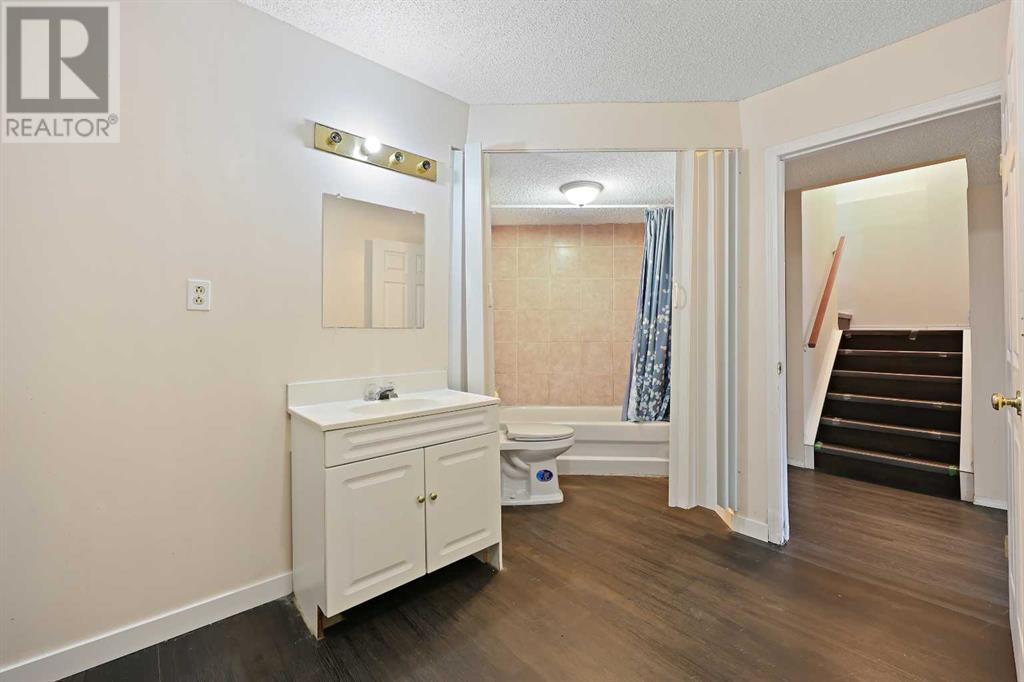 Single Family House for Sale in  Hidden Valley Park NW Hidden Valley Calgary 