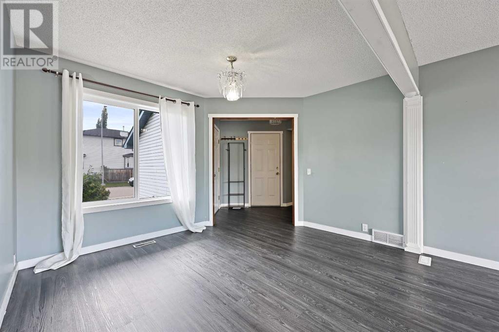 Single Family House for Sale in  Hidden Valley Park NW Hidden Valley Calgary 
