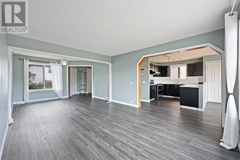 Single Family House for Sale in  Hidden Valley Park NW Hidden Valley Calgary 