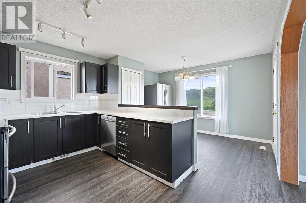 Single Family House for Sale in  Hidden Valley Park NW Hidden Valley Calgary 