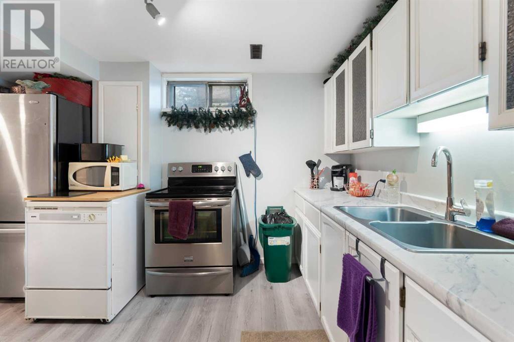 Photo 20 of 183 Dovely Crescent Se, Calgary AB