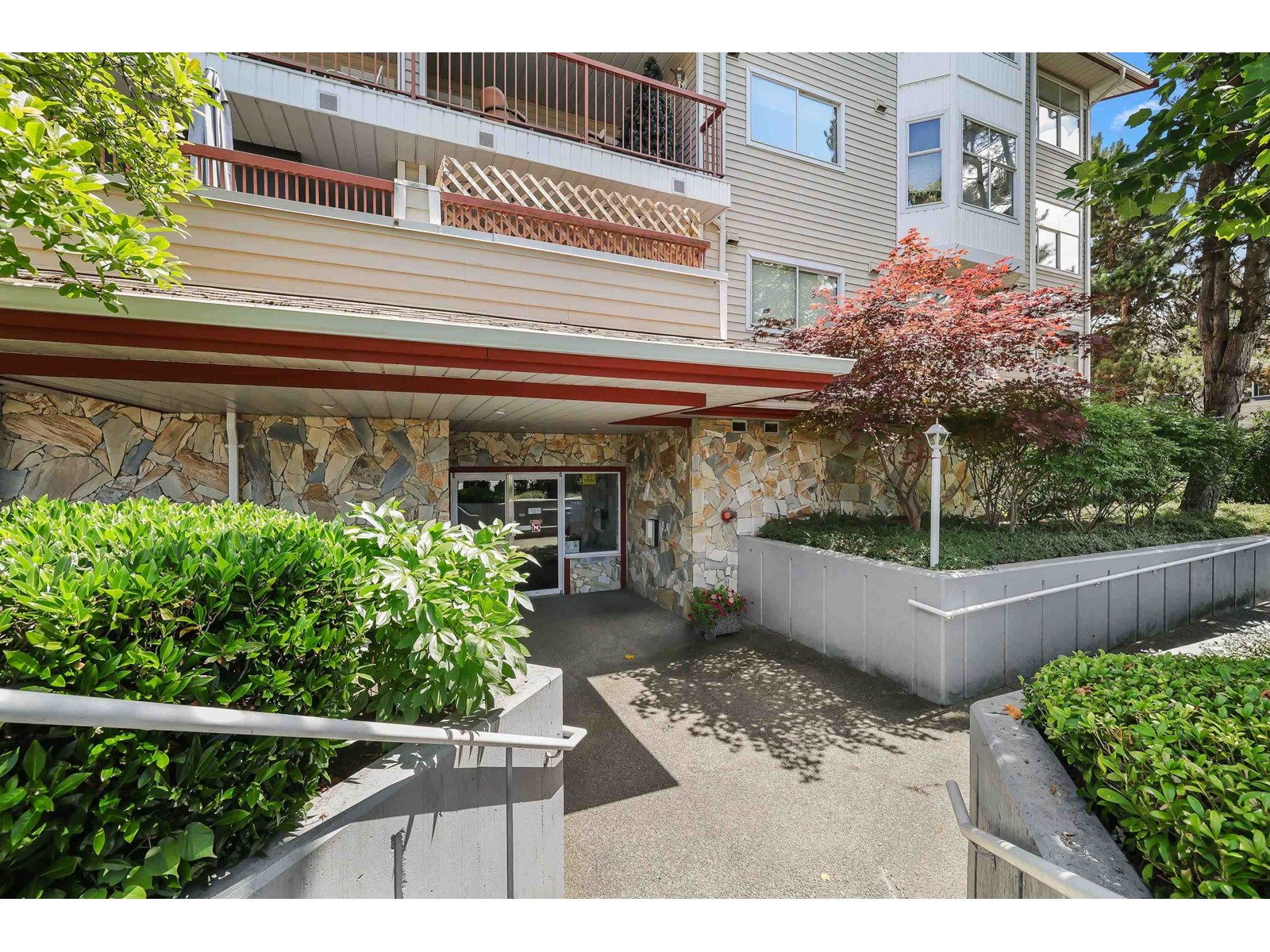 Photo 2 of 106 5776 200 Street, Langley BC