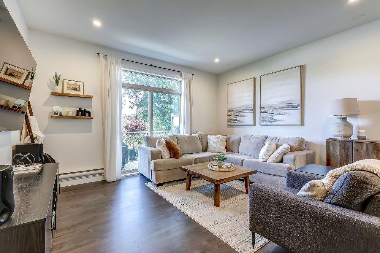 Photo 3 of 17 1708 King George Boulevard, Surrey BC