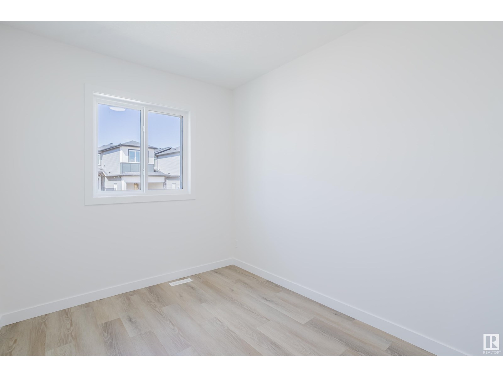 Photo 21 of 261 Munn Wy, Leduc AB