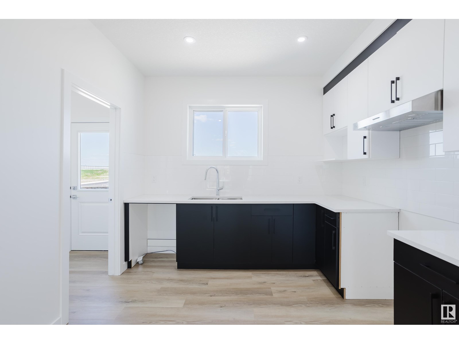 Photo 16 of 261 Munn Wy, Leduc AB