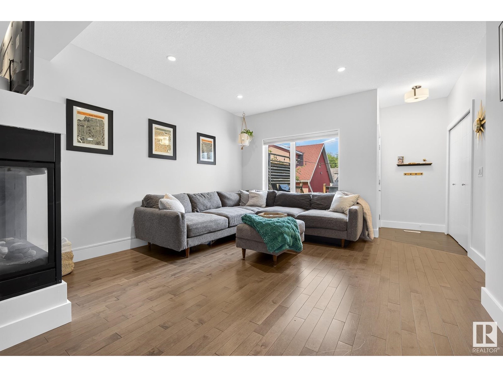 Photo 7 of 10462 144 St Nw, Edmonton AB