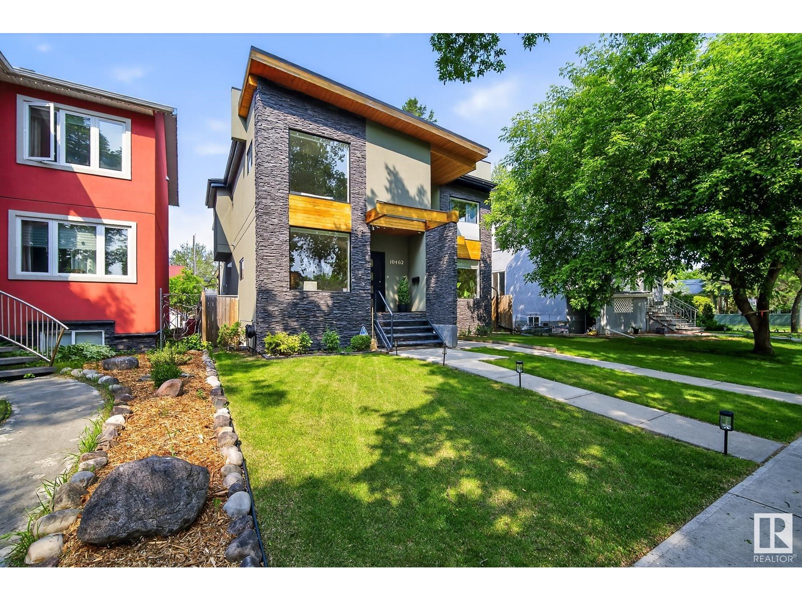 Photo 6 of 10462 144 St Nw, Edmonton AB