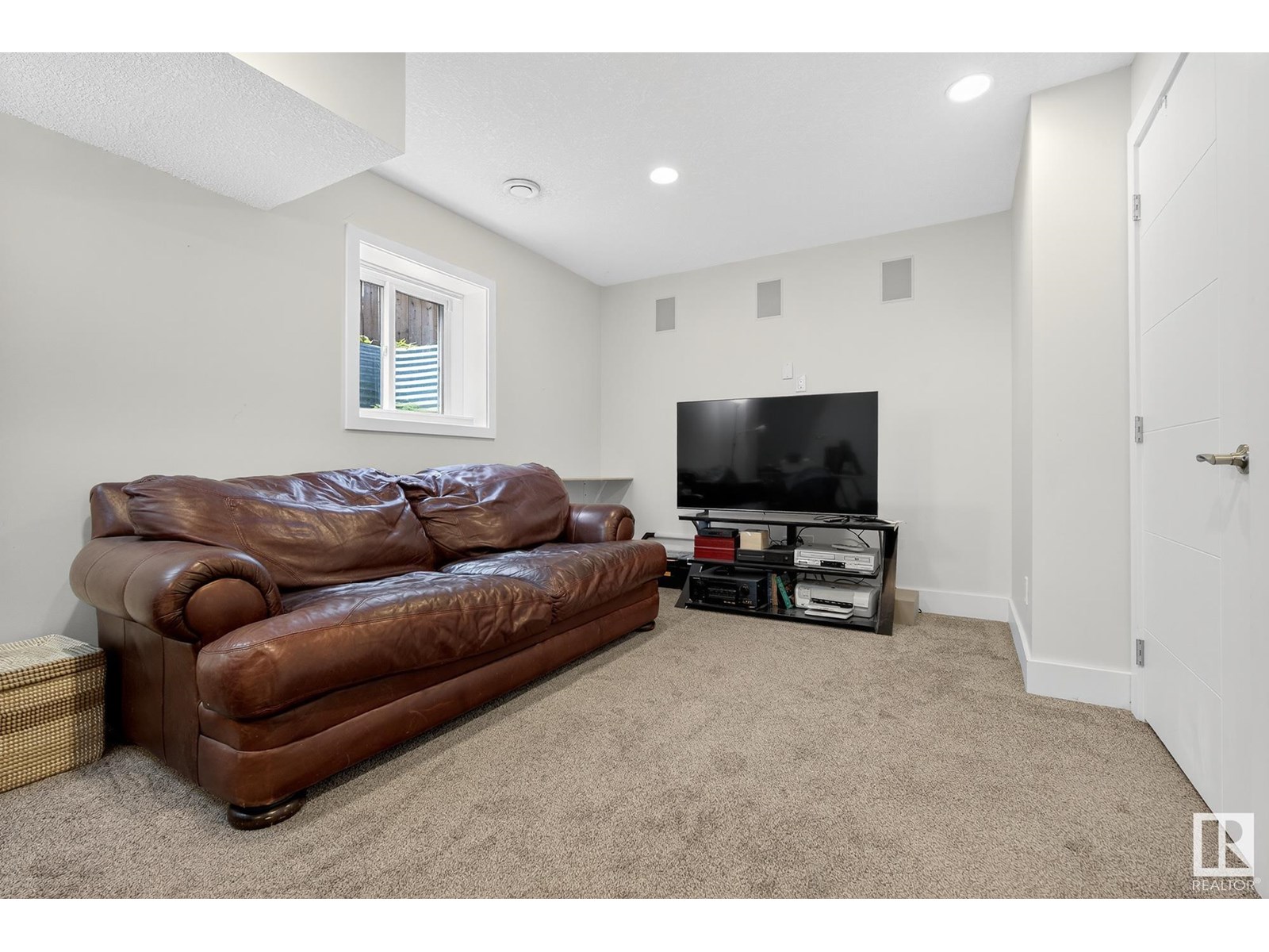Photo 27 of 10462 144 St Nw, Edmonton AB