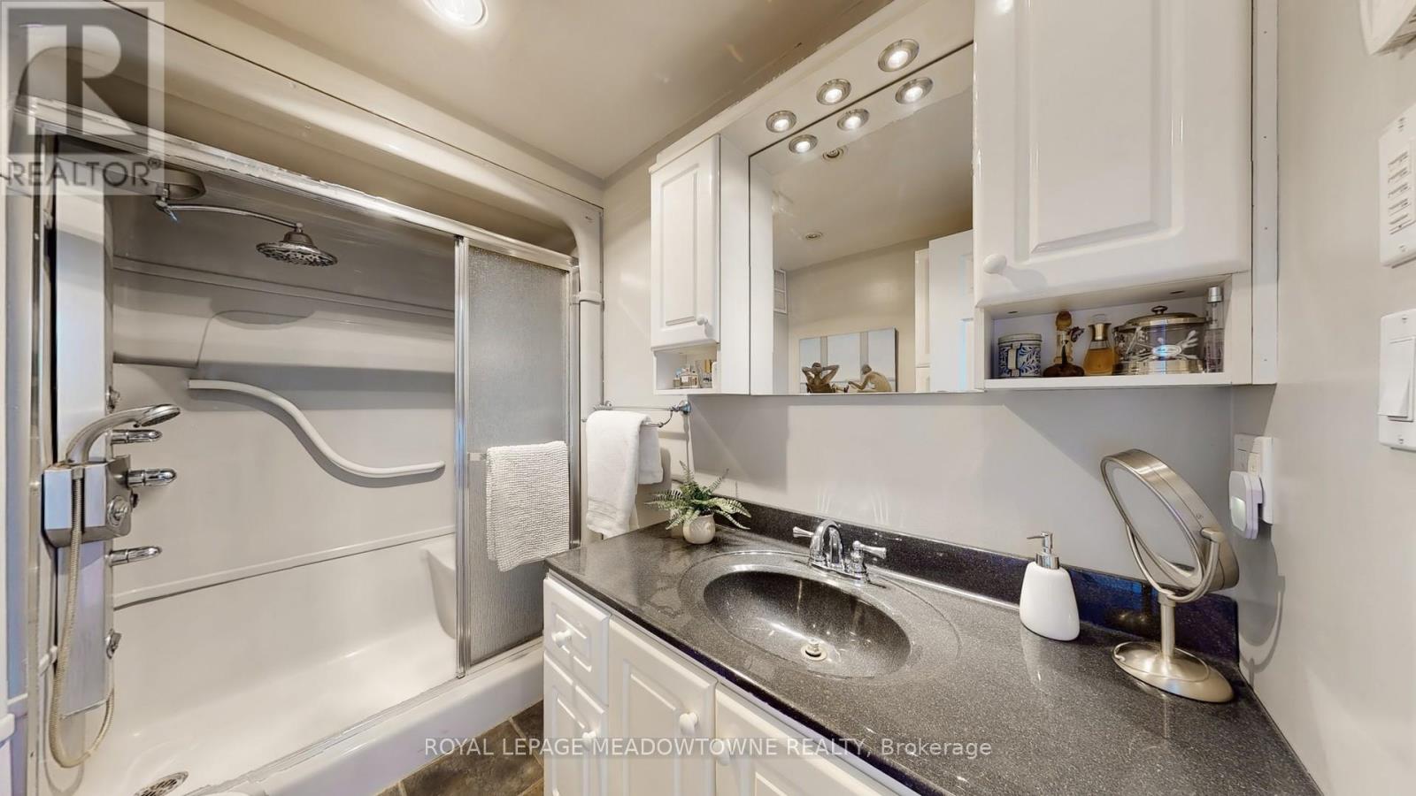Photo 15 of 1453 Milburough Line, Hamilton ON