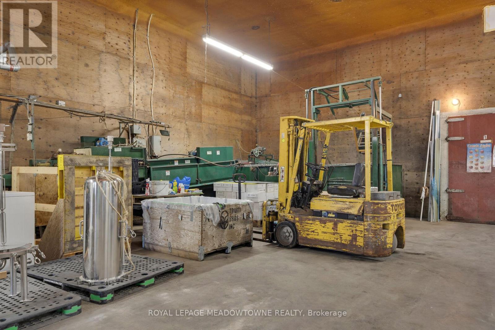 Photo 30 of 1453 Milburough Line, Hamilton ON