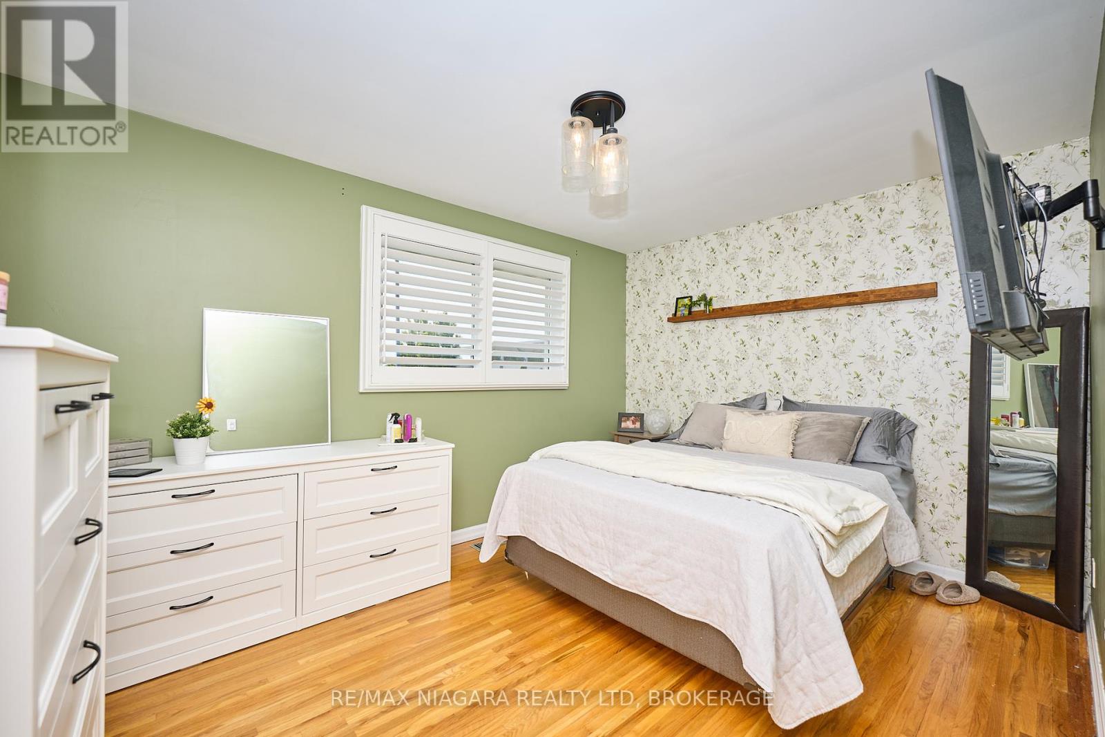 Photo 17 of 7 Crescentwood Drive, St Catharines ON