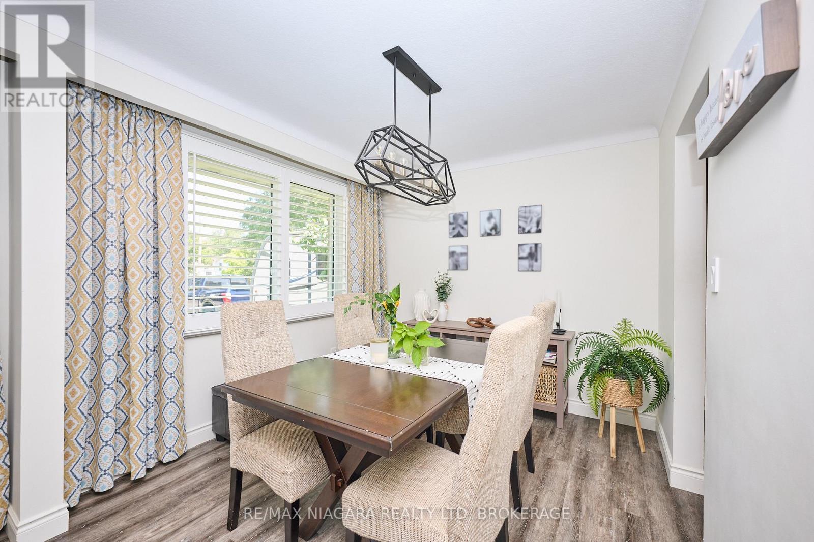 Photo 13 of 7 Crescentwood Drive, St Catharines ON