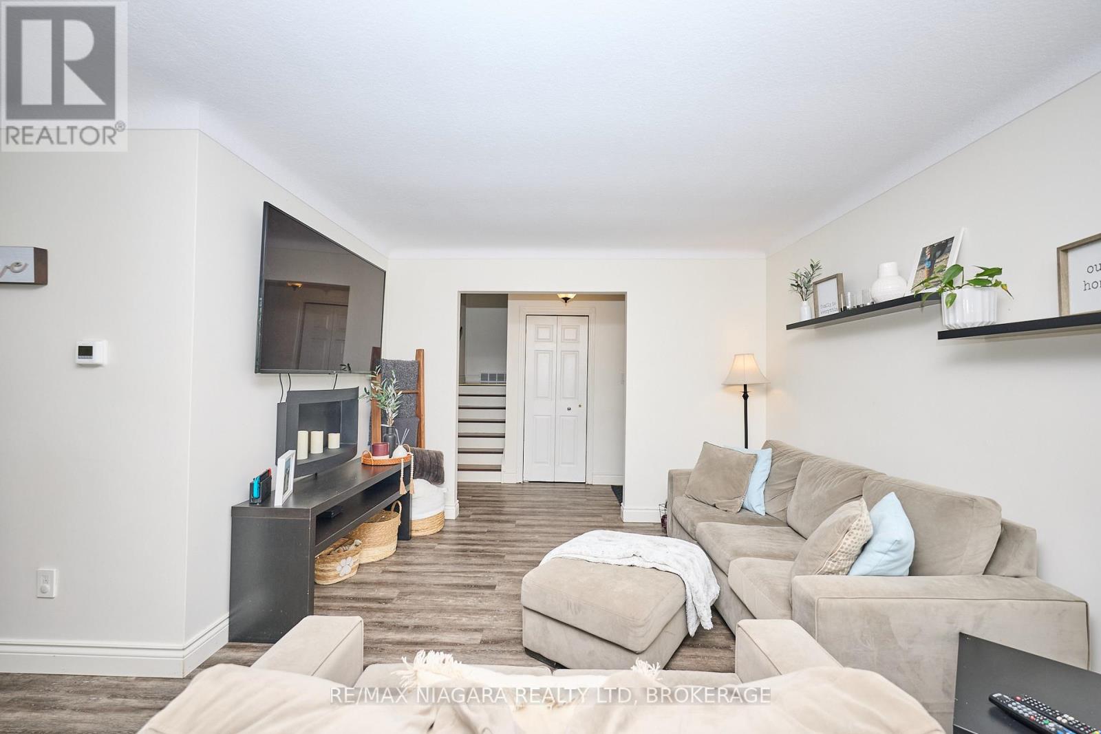 Photo 16 of 7 Crescentwood Drive, St Catharines ON