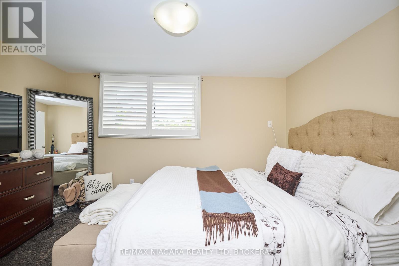Photo 12 of 7 Crescentwood Drive, St Catharines ON