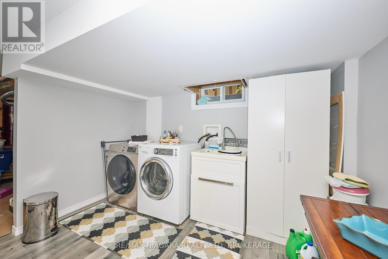 Photo 11 of 7 Crescentwood Drive, St Catharines ON