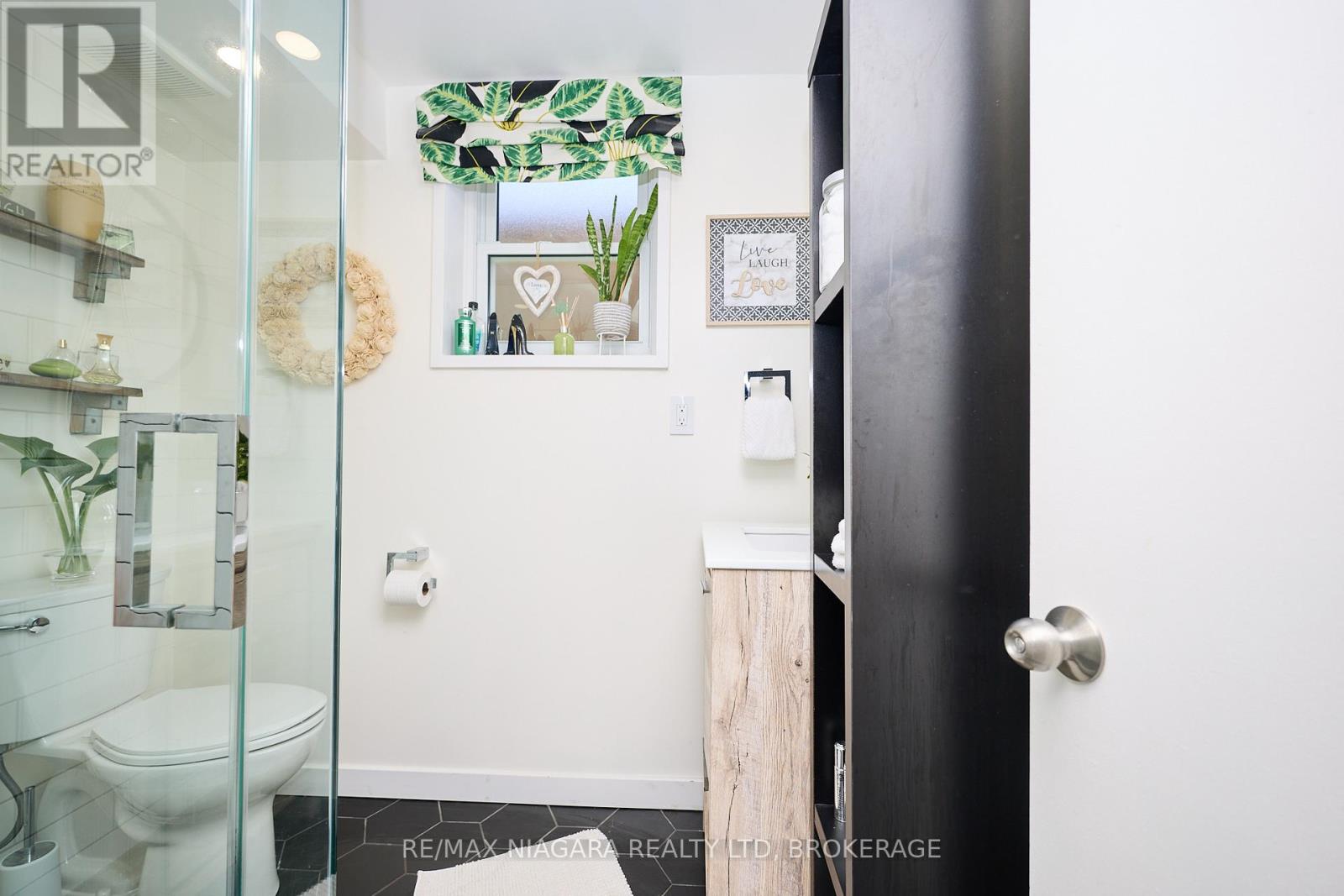 Photo 34 of 7 Crescentwood Drive, St Catharines ON