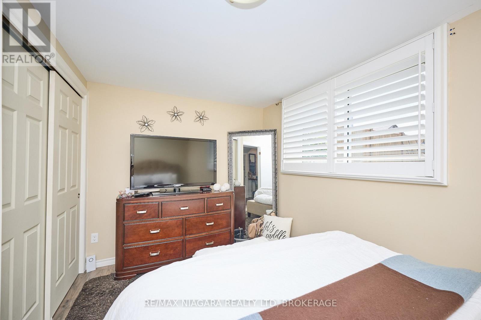 Photo 8 of 7 Crescentwood Drive, St Catharines ON