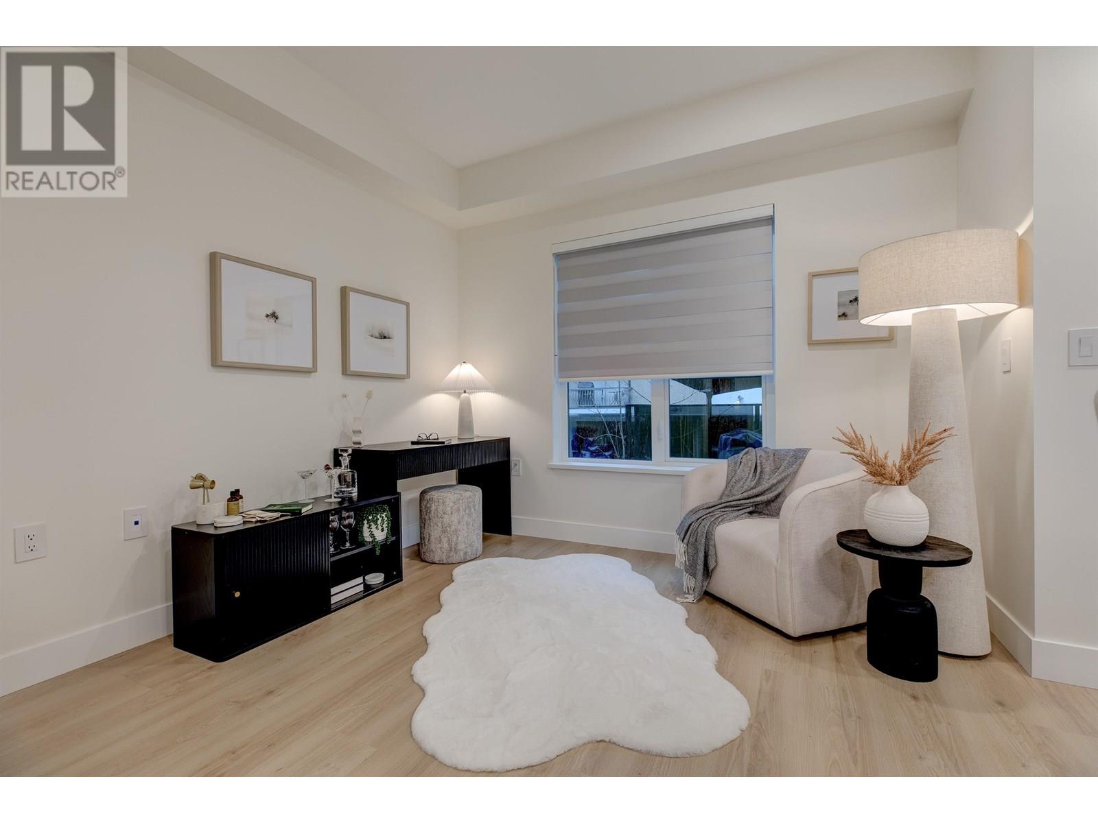 Photo 6 of 2 339 Keary Street, New Westminster BC