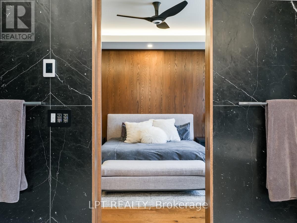 Photo 25 of 205 1 Fifth Avenue, Ottawa ON