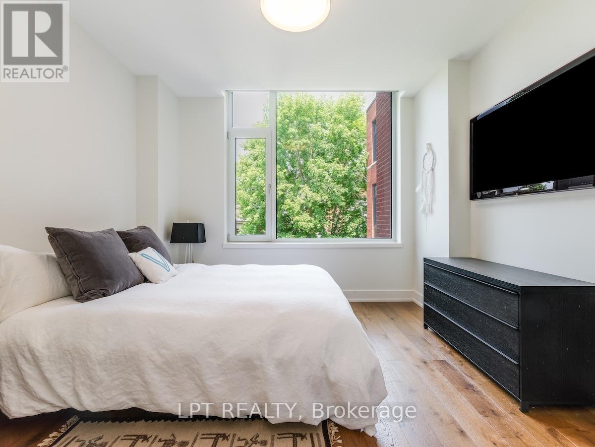 Photo 47 of 205 1 Fifth Avenue, Ottawa ON