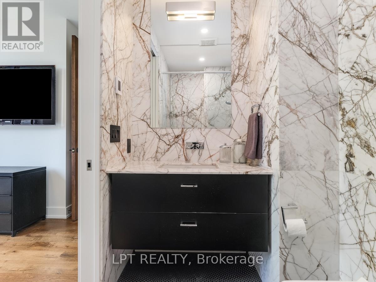 Photo 21 of 205 1 Fifth Avenue, Ottawa ON