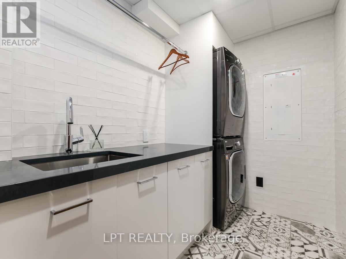 Photo 22 of 205 1 Fifth Avenue, Ottawa ON