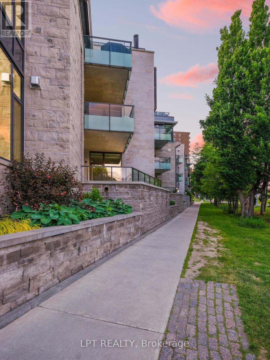 Photo 11 of 205 1 Fifth Avenue, Ottawa ON