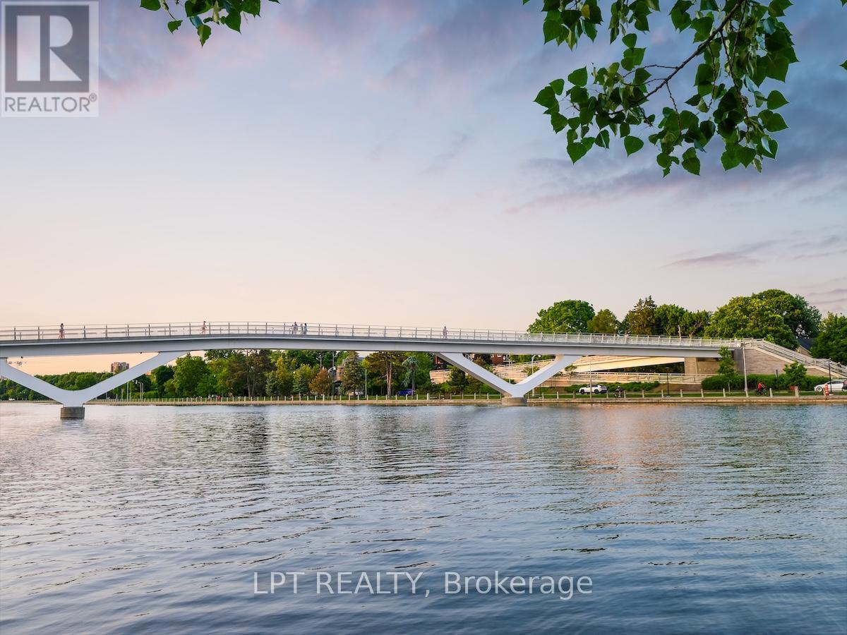 Photo 30 of 205 1 Fifth Avenue, Ottawa ON