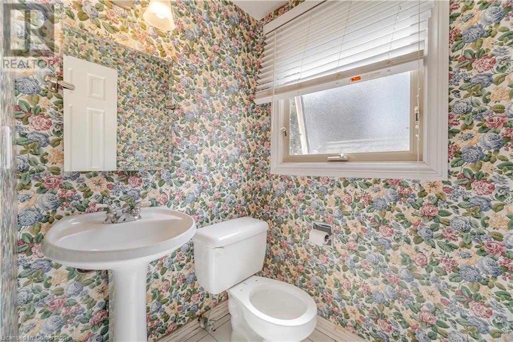Photo 17 of 204 Arichat Road, Oakville ON