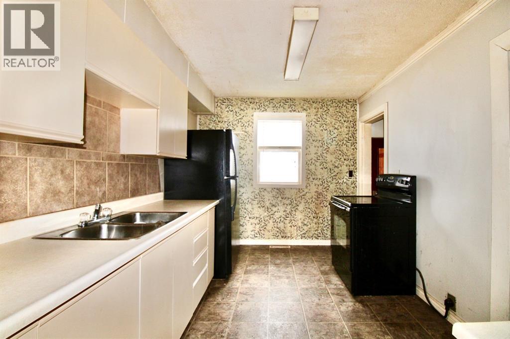 Photo 6 of 9509 102 Street, Grande Prairie AB