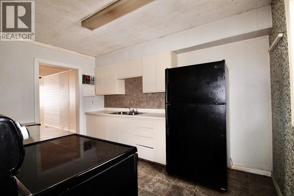 Photo 8 of 9509 102 Street, Grande Prairie AB